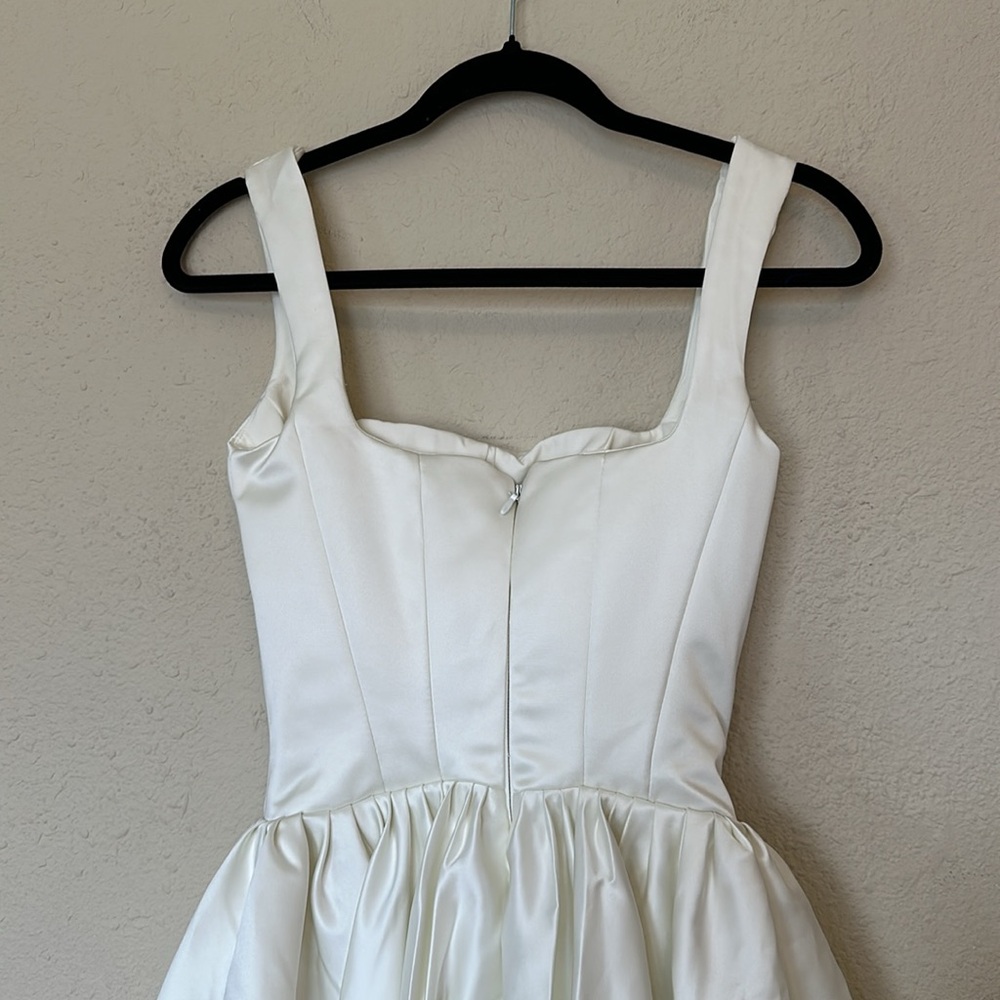 House of CB Ivory Square-Neck Ball Gown Wedding Dress - Picture 11 of 17
